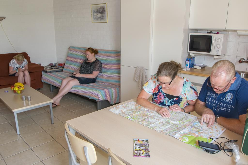 Vakantie Oord Zonnehoeve ファルケンブルフ エクステリア 写真